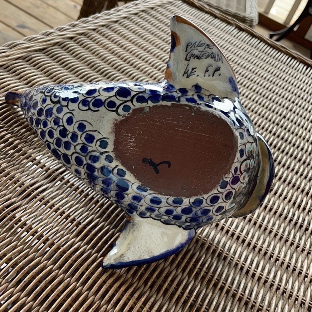 Handmade & Signed Ken Edwards Pottery Fish - Picture 5 of 10